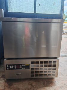 Abbattitore ZANUSSI Active 6 teglie (2)